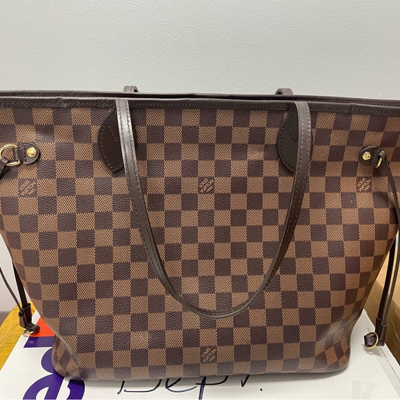 Louis Vuitton Neverfull - Picture 2 of 2